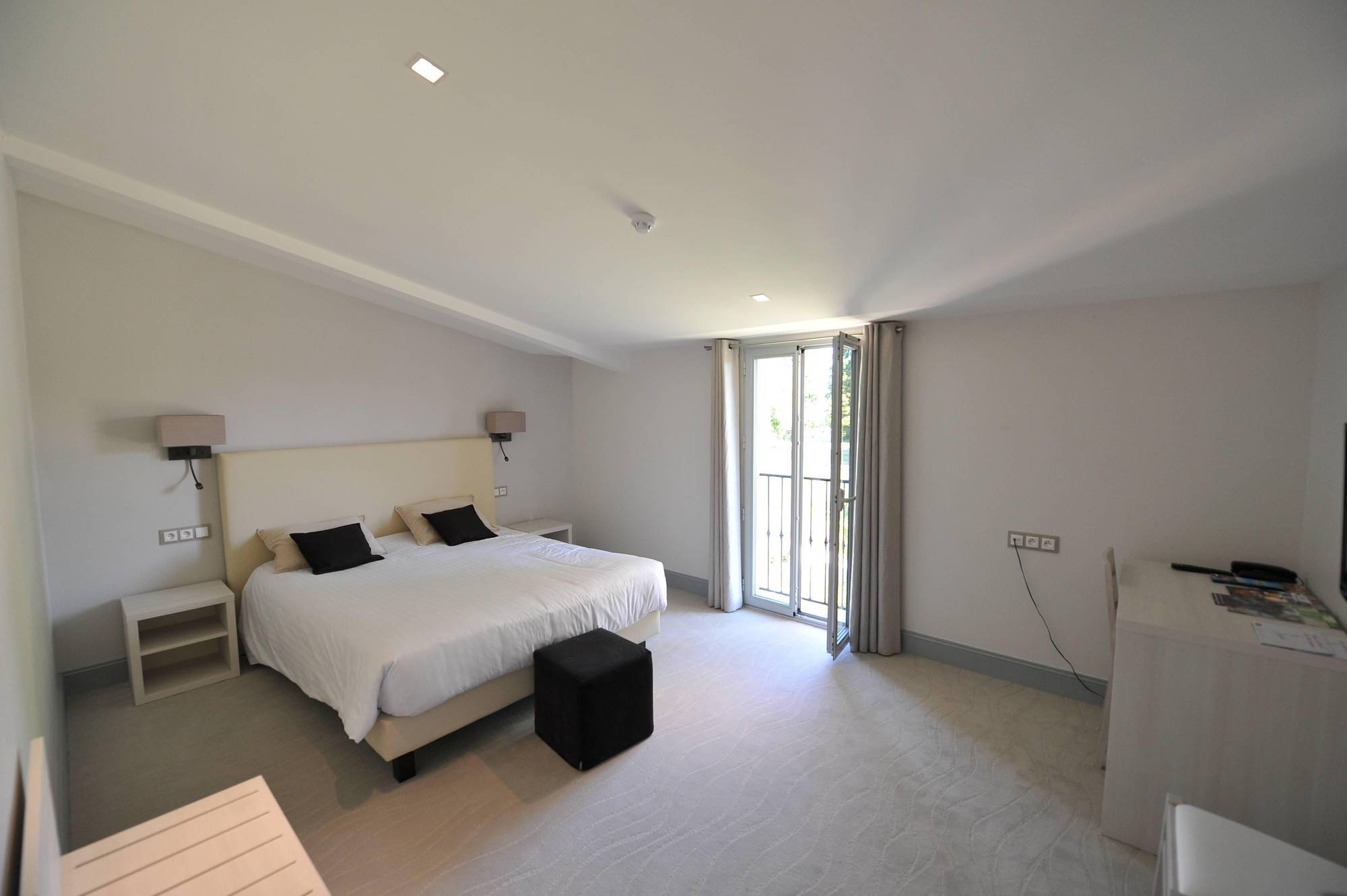 Logis- Hotel Spa Restaurant L'Epicurial Saint-Pey-de-Castets Εξωτερικό φωτογραφία